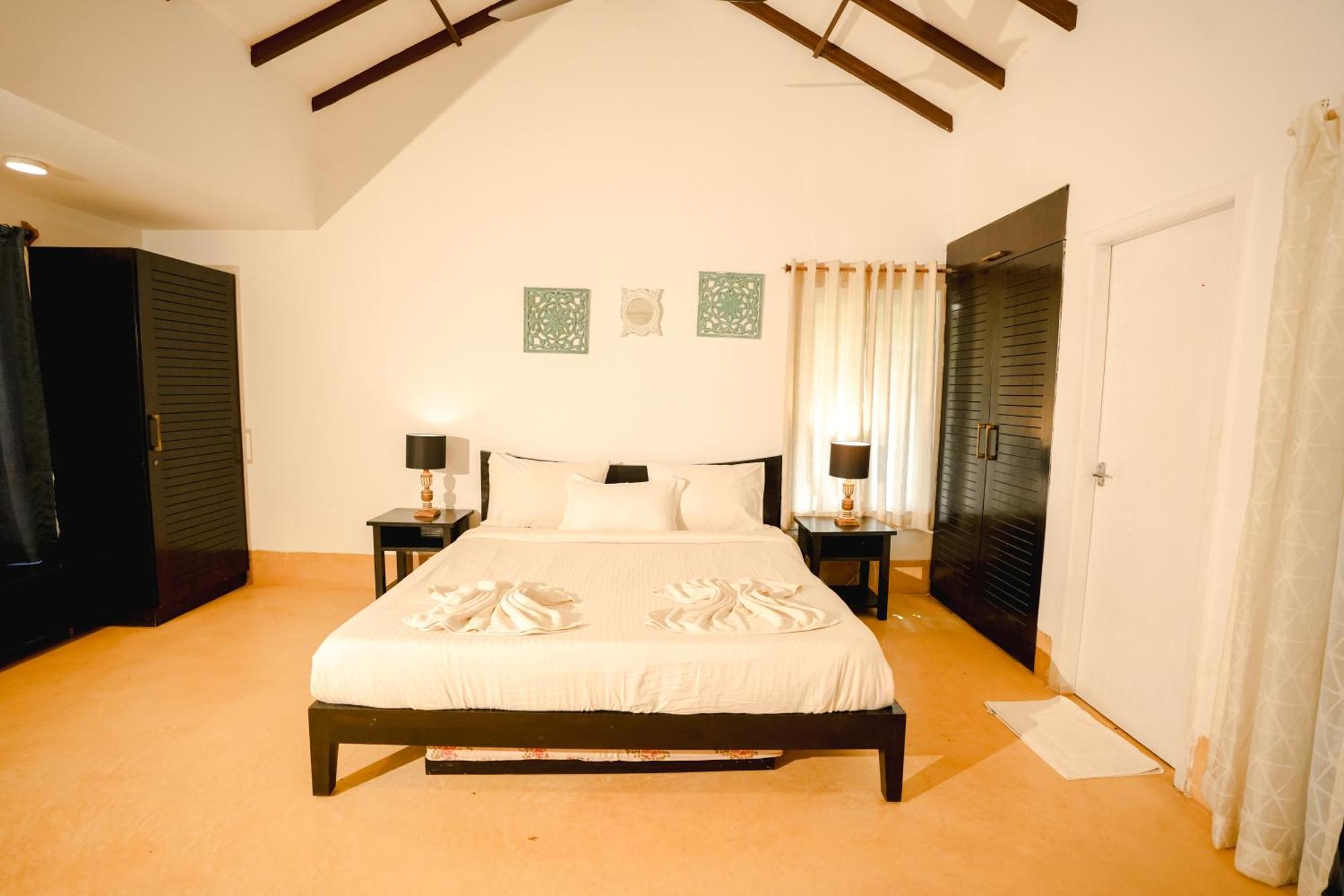 Villa M - Solitude 2 Candolim Goa 3Bhk, Pool Facing, Near Beach, Free Breakfast, Free Wifi And Prime Location Kültér fotó