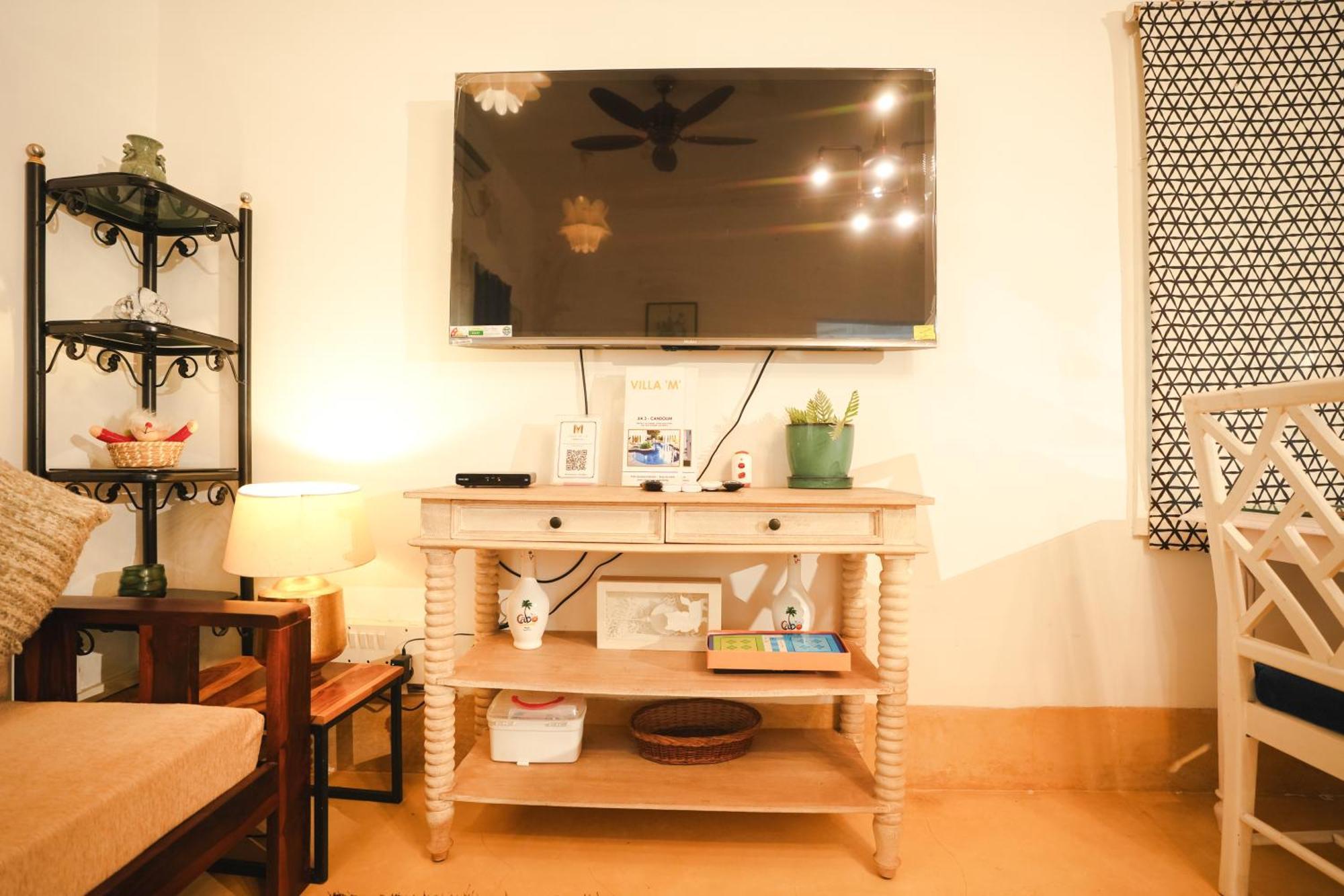 Villa M - Solitude 2 Candolim Goa 3Bhk, Pool Facing, Near Beach, Free Breakfast, Free Wifi And Prime Location Kültér fotó
