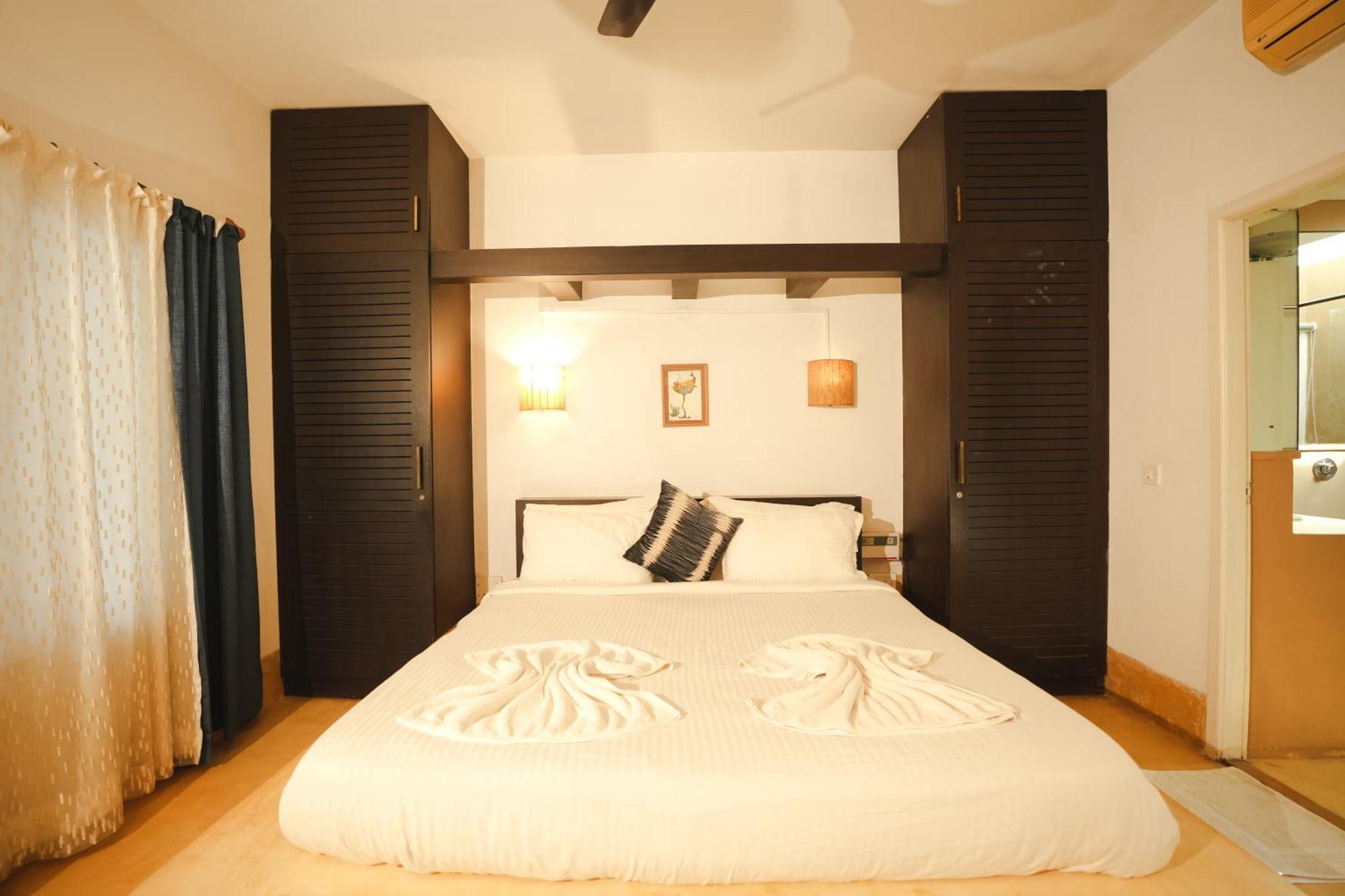 Villa M - Solitude 2 Candolim Goa 3Bhk, Pool Facing, Near Beach, Free Breakfast, Free Wifi And Prime Location Kültér fotó